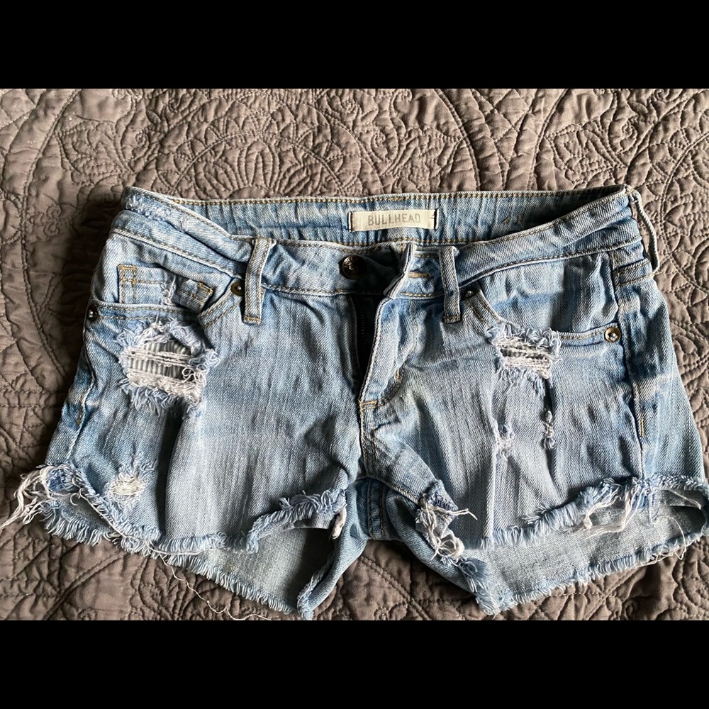 bullhead distressed women’s jeans, size 0